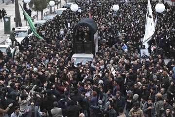 گزارش حضور مردم کرمان در مراسم خاکسپاری شهادت سردار رشید اسلام سپهبد حاج قاسم سلیمانی  